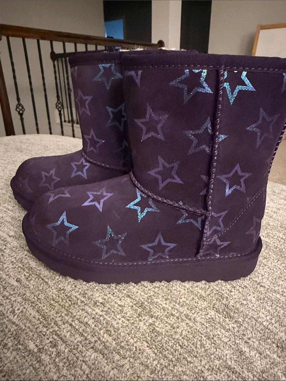 Kids Purple Star Winter Boots - UGG NEVER WORN